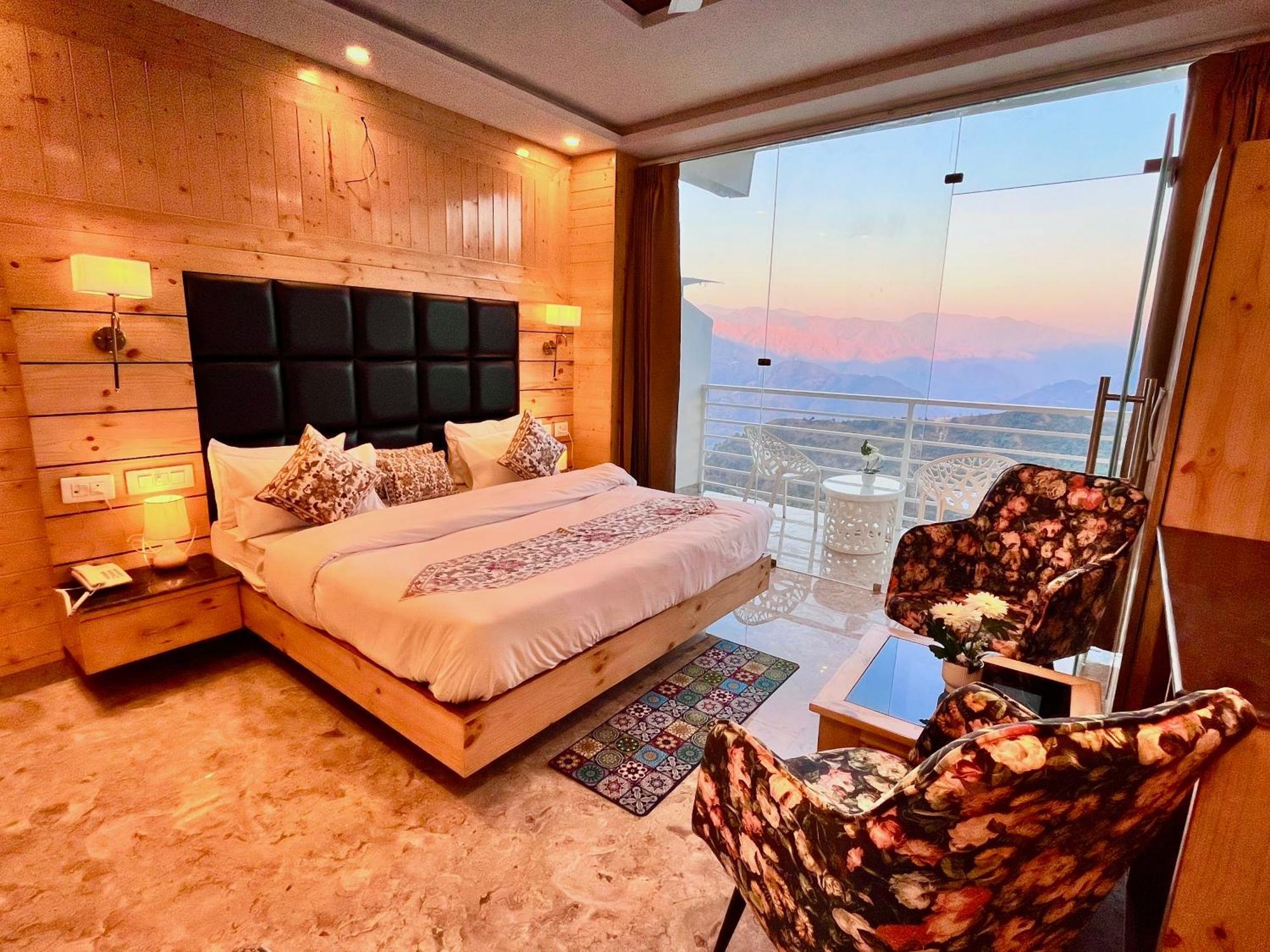 Hotel Classic Crown - #Scenic Mountain View #Open Terrace #Parking #Premium Rooms With Balcony #Guest Preferred #Best Selling Hotel In מוסורי מראה חיצוני תמונה