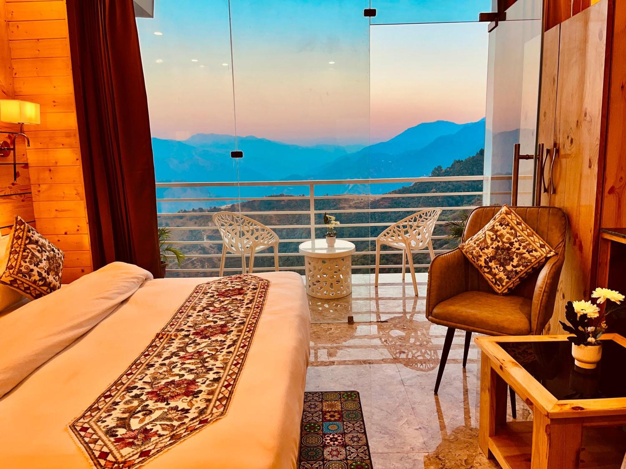 Hotel Classic Crown - #Scenic Mountain View #Open Terrace #Parking #Premium Rooms With Balcony #Guest Preferred #Best Selling Hotel In מוסורי מראה חיצוני תמונה