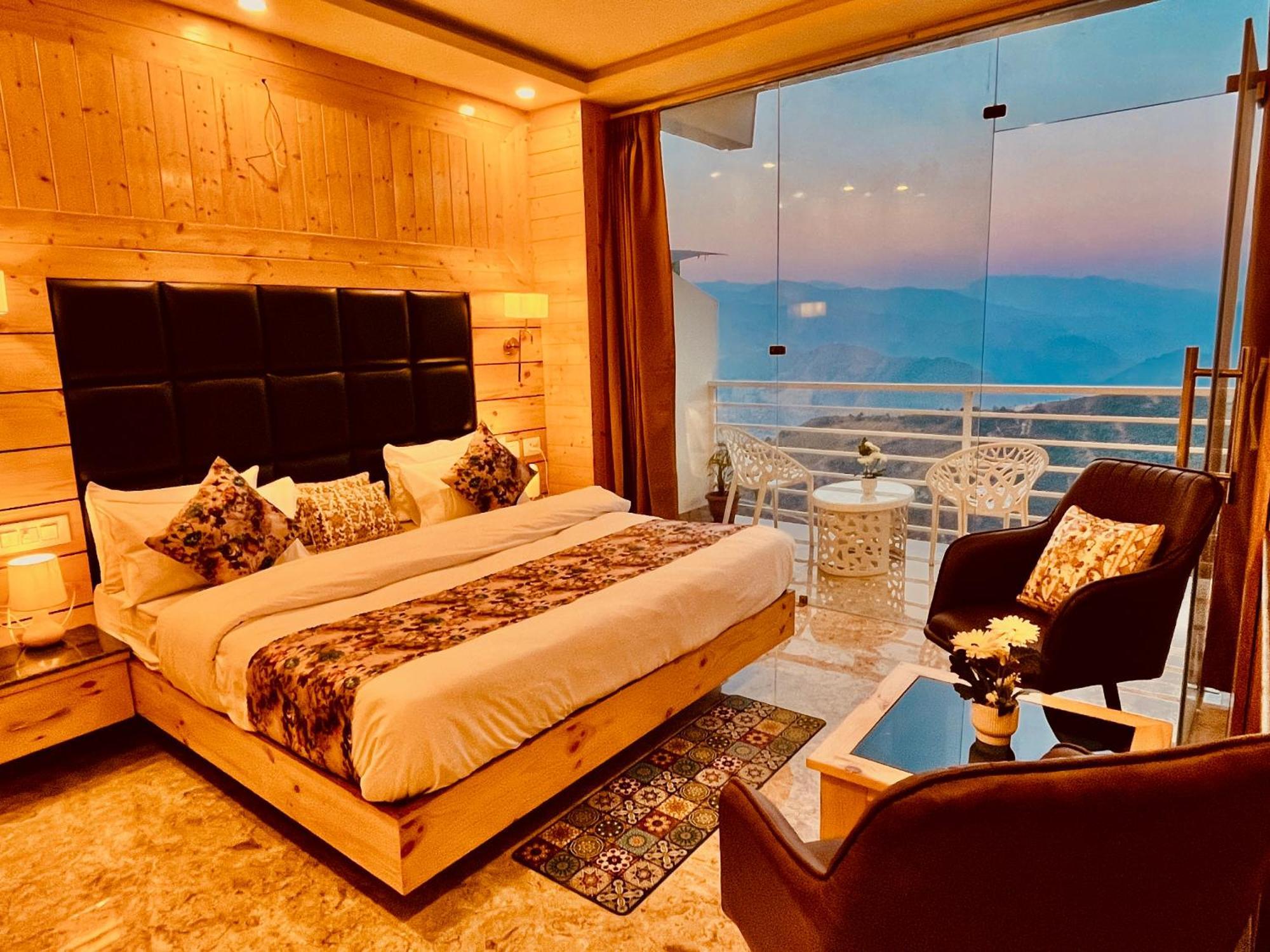 Hotel Classic Crown - #Scenic Mountain View #Open Terrace #Parking #Premium Rooms With Balcony #Guest Preferred #Best Selling Hotel In מוסורי מראה חיצוני תמונה