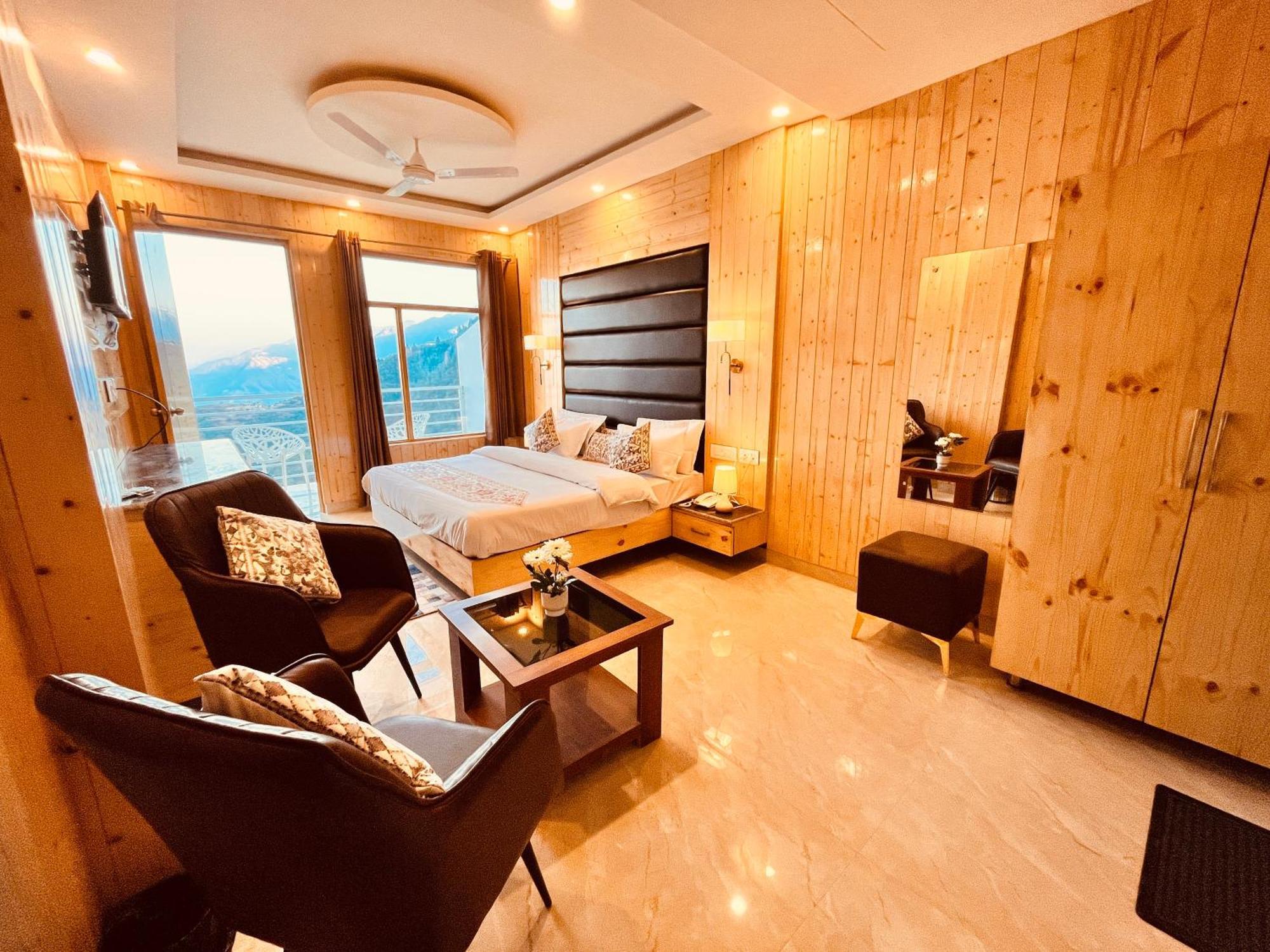 Hotel Classic Crown - #Scenic Mountain View #Open Terrace #Parking #Premium Rooms With Balcony #Guest Preferred #Best Selling Hotel In מוסורי מראה חיצוני תמונה
