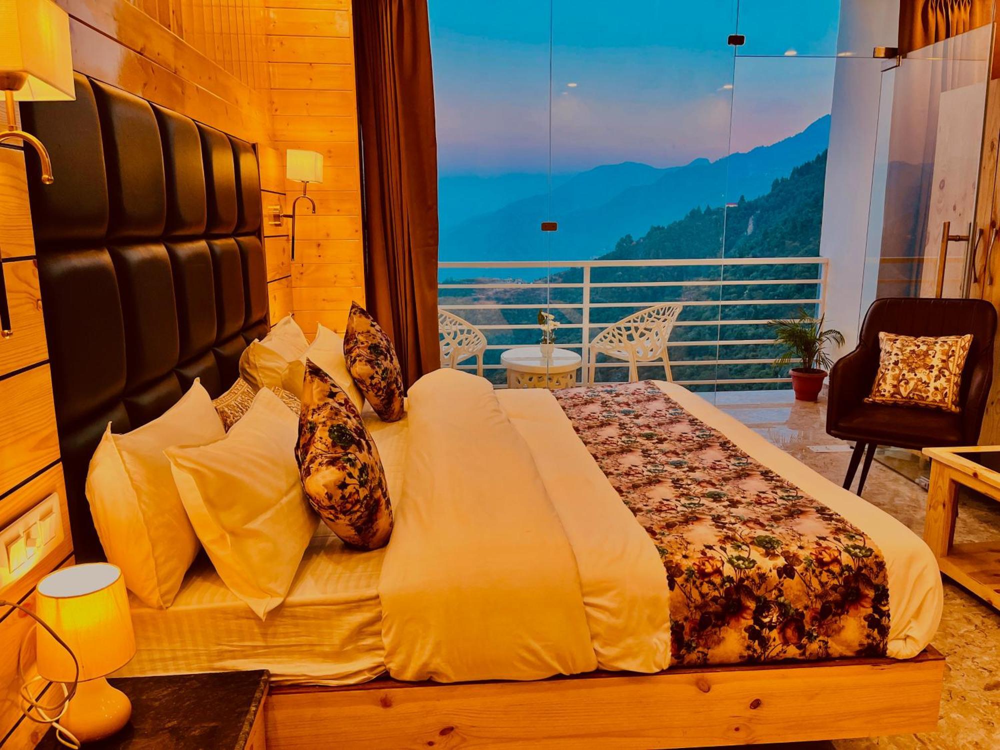 Hotel Classic Crown - #Scenic Mountain View #Open Terrace #Parking #Premium Rooms With Balcony #Guest Preferred #Best Selling Hotel In מוסורי מראה חיצוני תמונה
