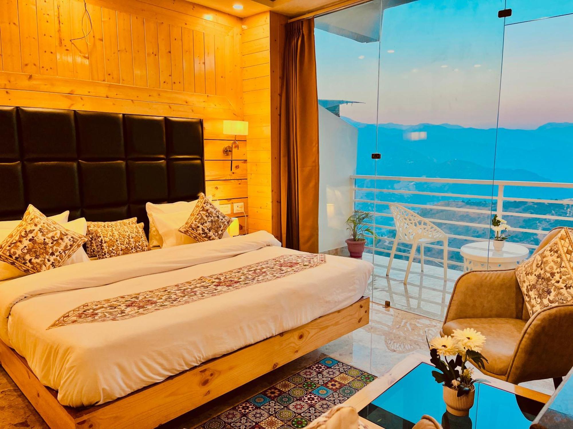 Hotel Classic Crown - #Scenic Mountain View #Open Terrace #Parking #Premium Rooms With Balcony #Guest Preferred #Best Selling Hotel In מוסורי מראה חיצוני תמונה