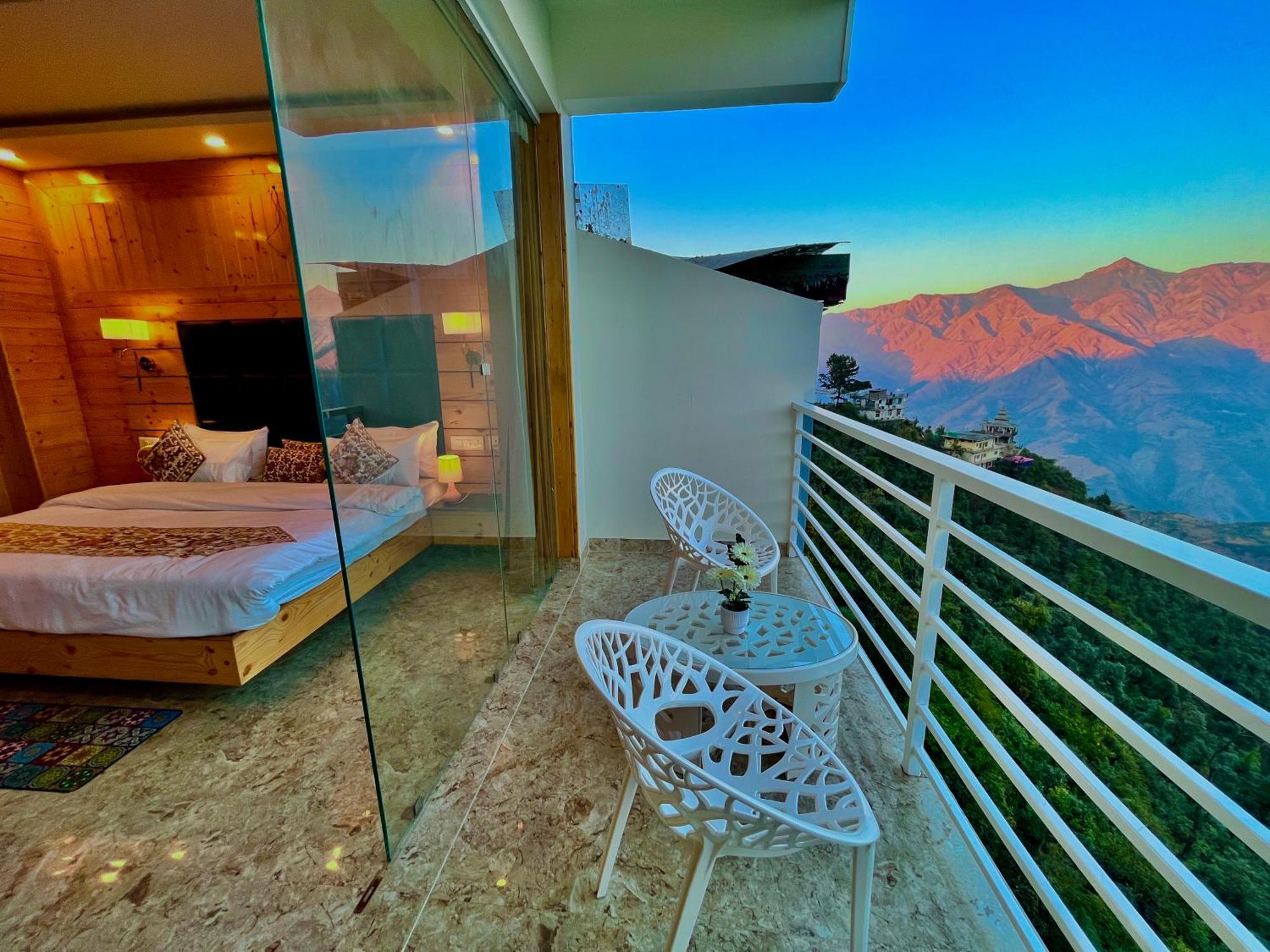 Hotel Classic Crown - #Scenic Mountain View #Open Terrace #Parking #Premium Rooms With Balcony #Guest Preferred #Best Selling Hotel In מוסורי מראה חיצוני תמונה