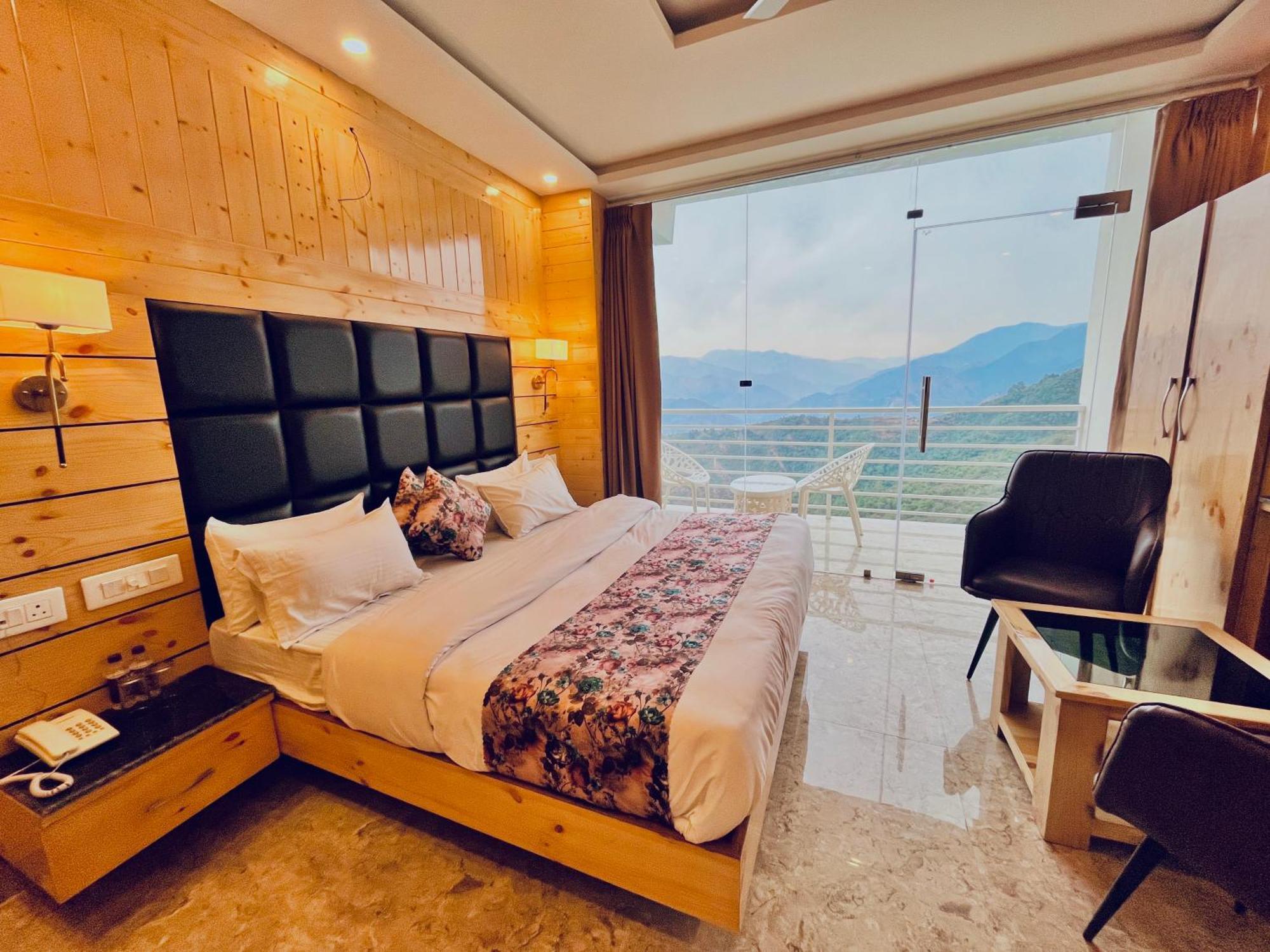 Hotel Classic Crown - #Scenic Mountain View #Open Terrace #Parking #Premium Rooms With Balcony #Guest Preferred #Best Selling Hotel In מוסורי מראה חיצוני תמונה