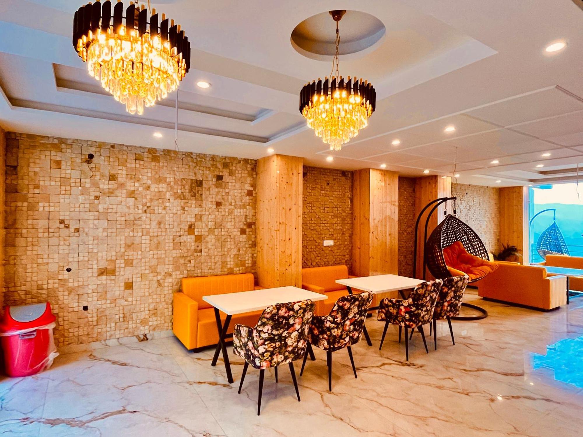 Hotel Classic Crown - #Scenic Mountain View #Open Terrace #Parking #Premium Rooms With Balcony #Guest Preferred #Best Selling Hotel In מוסורי מראה חיצוני תמונה