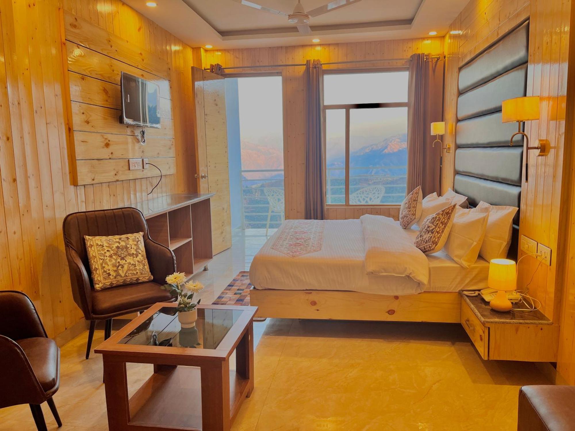 Hotel Classic Crown - #Scenic Mountain View #Open Terrace #Parking #Premium Rooms With Balcony #Guest Preferred #Best Selling Hotel In מוסורי מראה חיצוני תמונה