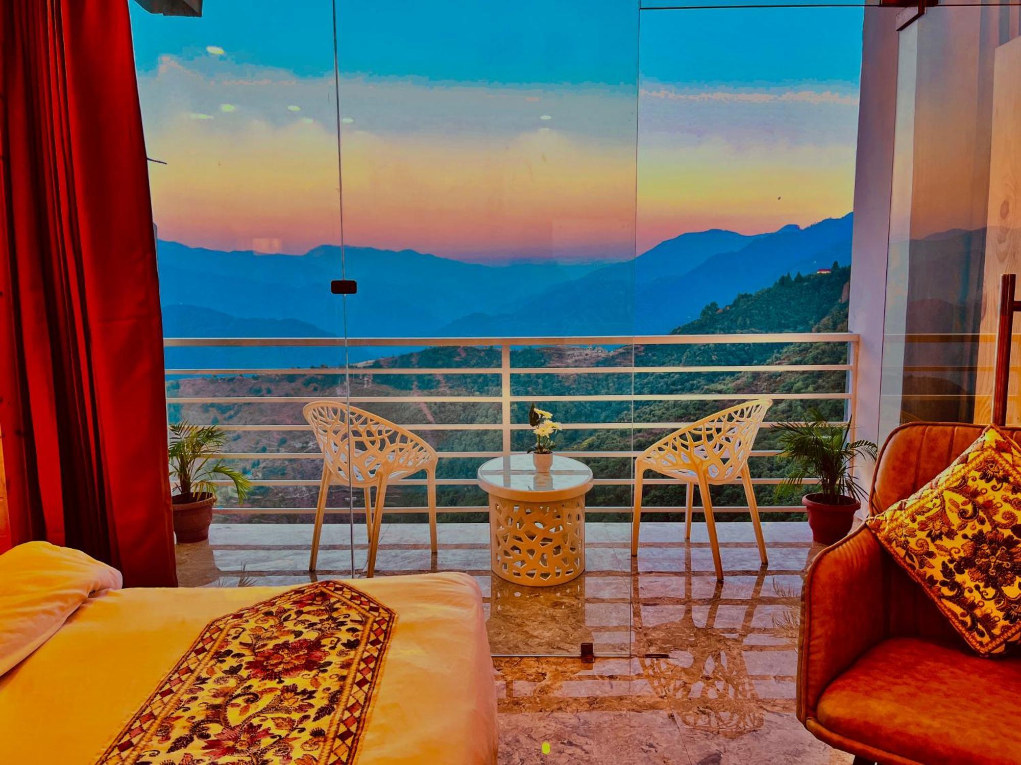 Hotel Classic Crown - #Scenic Mountain View #Open Terrace #Parking #Premium Rooms With Balcony #Guest Preferred #Best Selling Hotel In מוסורי מראה חיצוני תמונה